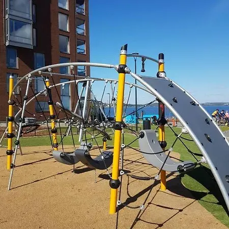 Upea Kaksio Naesijaerven Rannalla アパート タンペレ